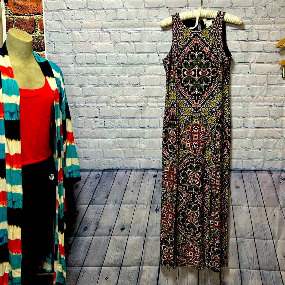🍁🍁 London Times Size 6, Maxi Dress Two Slits In Front